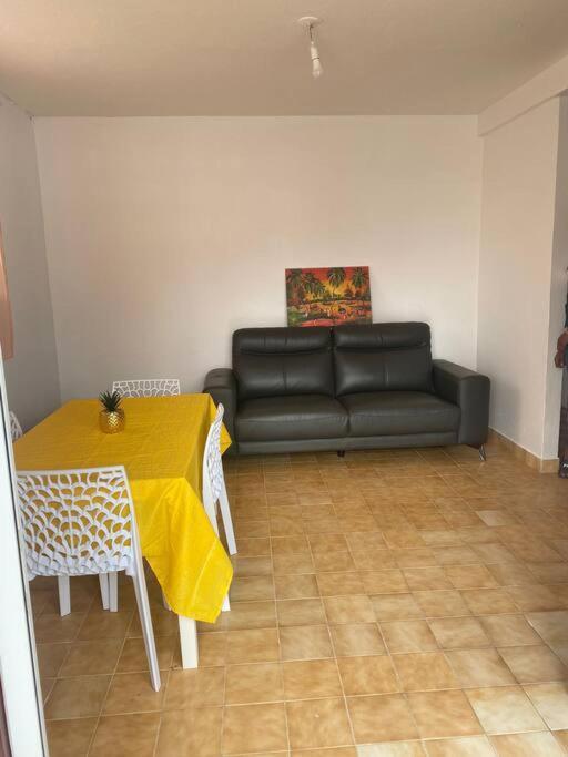 Appartement A Proximite De La Plage Du Bourg ! Sainte-Anne (Grande-Terre) Exterior photo